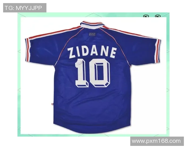 足球球星签子收藏热潮引发粉丝追捧市场价值持续攀升