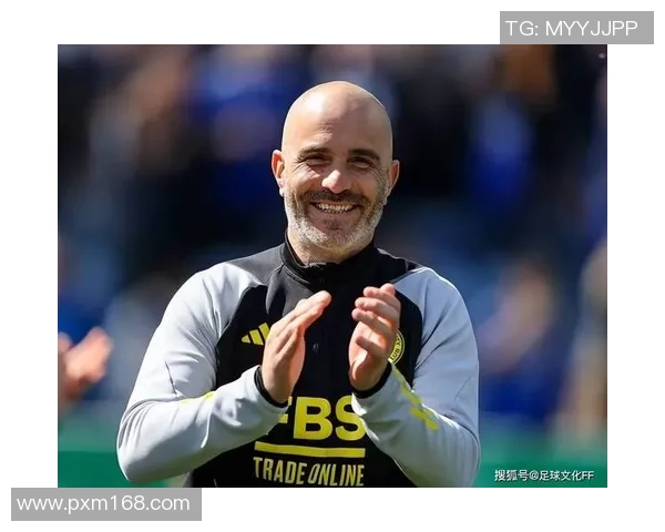 身体强壮的足球球星如何凭借力量与速度统治赛场发挥巨大优势