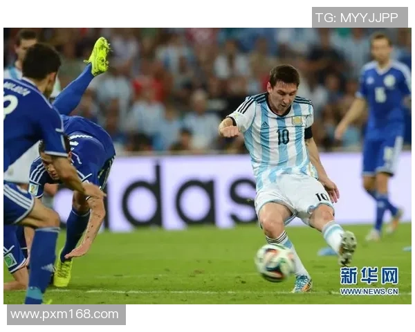 全球足球巨星高清图集 精选经典球员瞬间回顾与精彩时刻合集